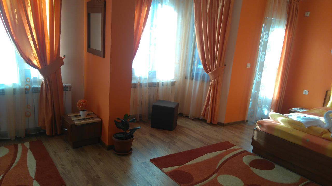 Guest House H Dzhogolanov Koprivshtitsa Exterior photo